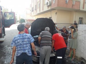 Seyir halindeki otomobil alev aldı