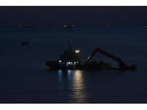 O gemi havanın kararmasıyla böyle görüntülendi