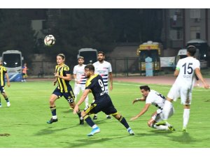 TFF 2. Lig: Tarsus İdman Yurdu: 1 - Hekimoğlu Trabzon: 3