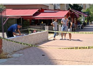 Kaldırımda bulunan kurusıkı tabanca polisi alarma geçirdi