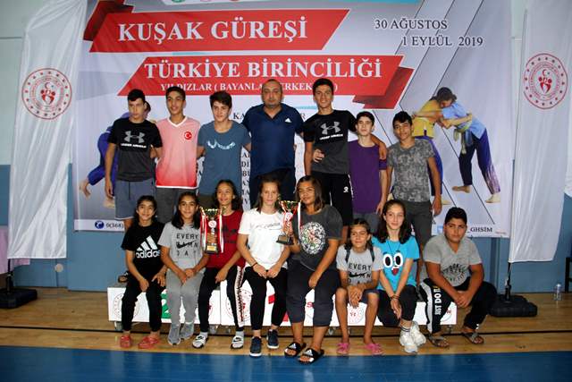 Güreşte kadınların başarısı