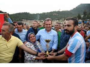 Fındıkpınarı Futbol Turnuvası’nın şampiyonu Emirler