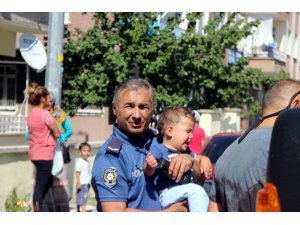 Ailesinin yalnız bıraktığı 3 çocuk yangında mahsur kaldı