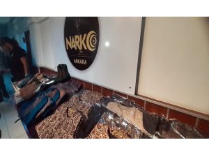 Osmanlı kaftanlarına uyuşturucu emdiren İranlılar suç üstü yakalandı