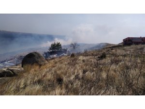 Tatlısu’da 15 dekar makilik alan yandı