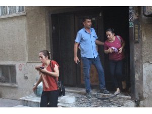 Apartmanın bodrum katında çıkan yangın korkuttu