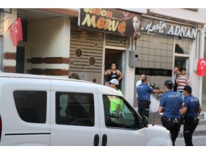 Boşanma aşamasındaki karısını başından vurarak öldürdü