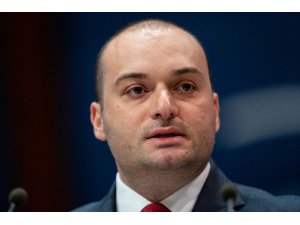 Bakhtadze: "Komplo teorileri aramaya gerek yok, bu sadece normal bir siyasi süreç"