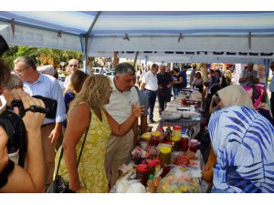 Efeler Belediyesi Üretici Kadınlar Sergisinin açılışı yapıldı