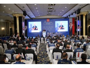 "Diyarbakır'da halay çekenlerin, evlatlarımız şehit edilirken gıkı çıkmadı"