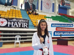 Büşra Öztürk Avrupa Şampiyonası Hazırlıklarını Sürdürüyor
