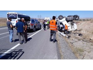 Sivas’ta akaryakıt tankeri devrildi: 1 yaralı