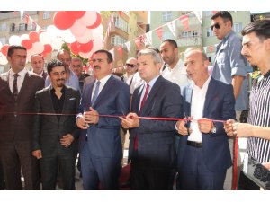 Vali Akbıyık, yeni işyeri açılışına katıldı