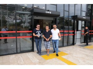 Alanya’da aranan hırsızlık şüphelisi yakalandı