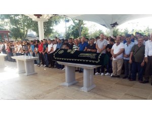 Fatih’te öldürülen genç son yolculuğuna uğurlandı