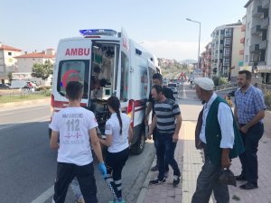 Bisiklet yayaya çarptı: 2 yaralı