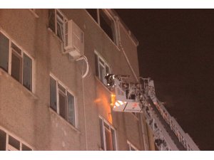 Kağıthane’de bir diş laboratuvarında korkutan yangın