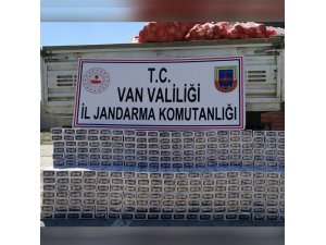 Soğan çuvallarının altında 4 bin paket kaçak sigara çıktı