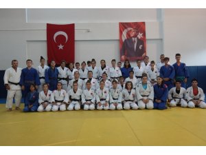 Ümit Milli Kadın Judo Takımı, Dünya Şampiyonası’na Ankara’da hazırlanıyor