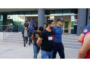 Bursa’daki şafak operasyonu... 2 otobüsle adliyeye götürüldüler