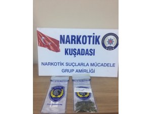 Kuşadası’nda aranan zanlının üzerinden uyuşturucu çıktı