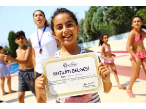 Aydın’da 3 bin çocuk yüzme öğrendi