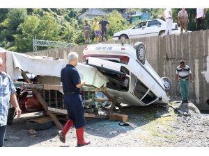 Hayatlarını garaj kurtardı: 2 yaralı