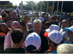 AK Parti Grup Başkanvekili Akbaşoğlu, İBB önündeki eyleme destek verdi