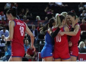 Son şampiyon Sırbistan yarı finalde