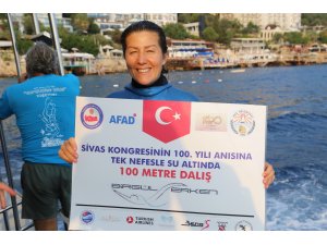 Milli sporcu Erken, Sivas Kongresi için daldı