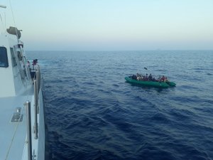 Kuşadası Körfezi’nde 31’i çocuk 83 düzensiz göçmen yakalandı