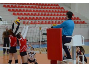 CÜSK voleybol takımı 7. grupta