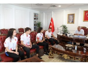 Şampiyonlardan Demirtaş’a teşekkür ziyareti