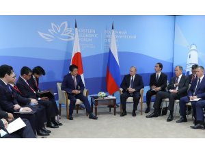 Japonya ve Rusya liderlerinden kritik görüşme