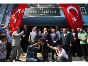 "Doğru zeminde politika yapmamız lazım"