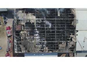 Bursa’da fabrika yangını söndürüldü, çalışmalar havadan böyle görüntülendi