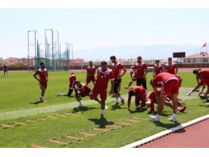 Erzincanspor - Karaköprü Belediyespor maçı hazırlıklarını sürdürdü