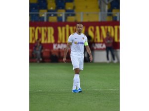 Umut Bulut 6. kez kırmızı gördü
