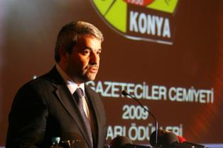 Eski bakan Nihat Ergün AK Parti'den istifa etti