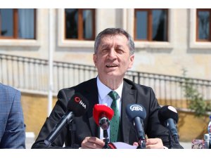 Milli Eğitim Bakanı Selçuk: "Okullarımızdaki her şey eğitimin bir parçasıdır"