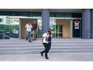 Arabanın teyibine saklanan uyuşturucu keskin burun Rona’ya takıldı