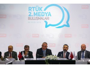 "Milletimizin isteklerini kimsenin görmezden gelmeye hakkı yok"