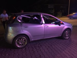 İki otomobile çarparak durabildi: 1 yaralı