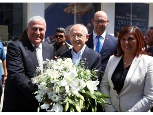 Kılıçdaroğlu, Efeler Belediyesi’ni ilk kez ziyaret etti