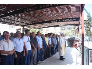 Boşanmak üzere olduğu eşi tarafından öldürülen kadın toprağa verildi