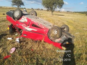 Kontrolden çıkan otomobil takla attı: 1 ölü, 4 yaralı