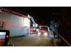 Düğün salonunda çıkan yangın paniğe neden oldu