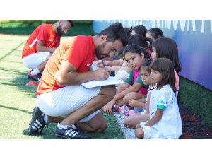 Avrupa devinin kız futbol takımı seçmelerine yoğun ilgi