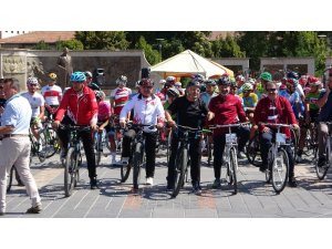 15 Ülkeden 150 bisikletçinin katıldığı Tour Of Central Anatolia Yarışları Sürüyor