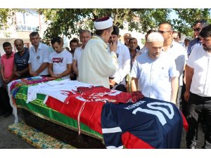 Kazada ölen milli futbolcu son yolculuğuna uğurlandı